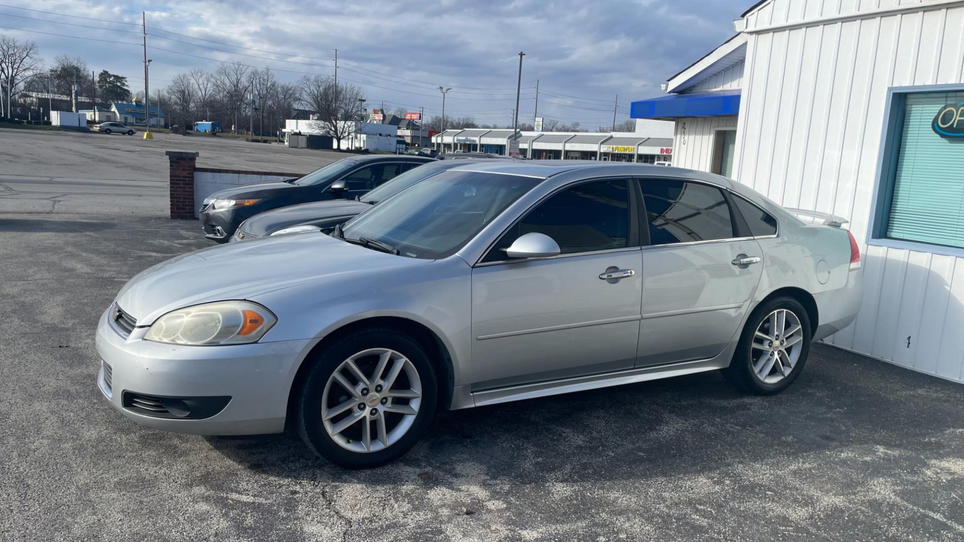 2010 Silver /BLACK Chevrolet Impala LTZ (2G1WC5EM7A1) , located at 2710A Westlane Rd., Indianapolis, IN, 46268, (317) 291-2000, 39.885670, -86.208160 - Photo#2